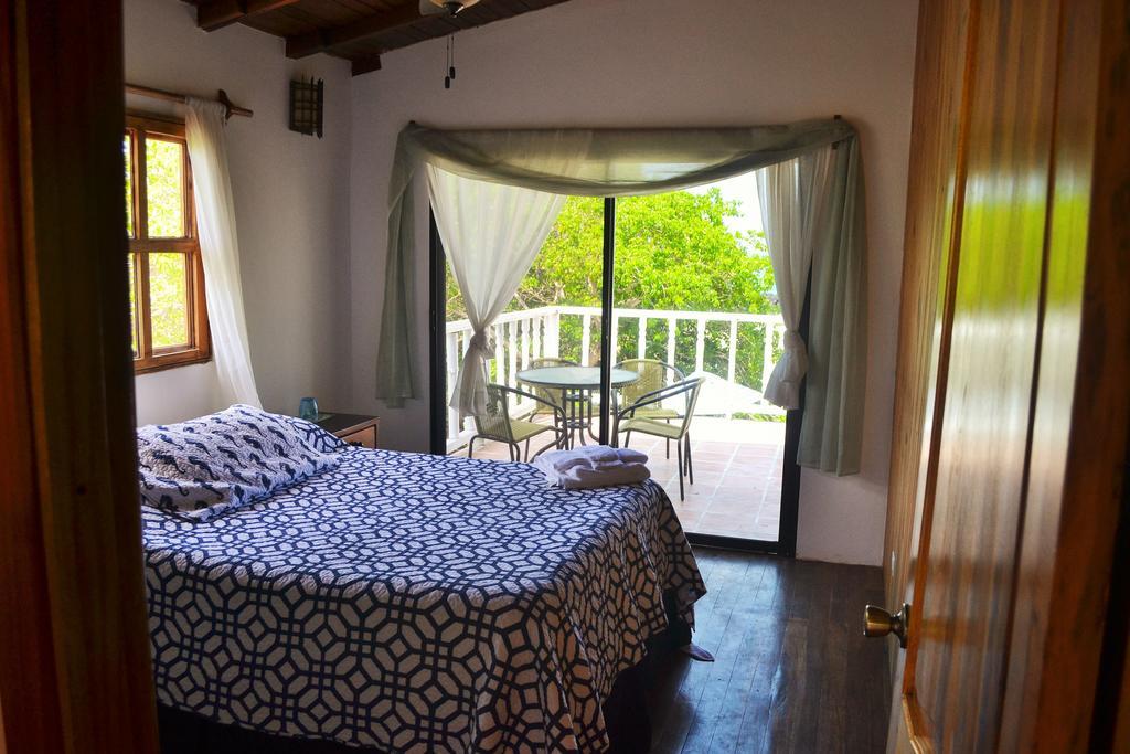 The Isabela Beach House Puerto Villamil Quarto foto